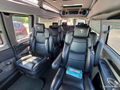 Used 2021 GMC Savana 3500 LS w/ Chrome Appearance Package RWD image 4