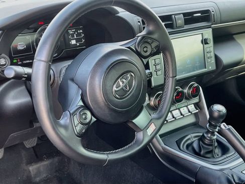Used 2023 Toyota GR86 RWD image 9