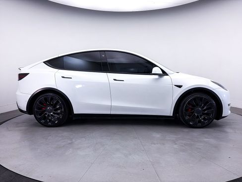 Used 2022 Tesla Model Y Performance AWD/4WD image 35