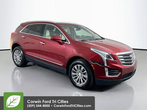Used 2017 Cadillac XT5 Luxury w/ Driver Awareness Package FWD image 1