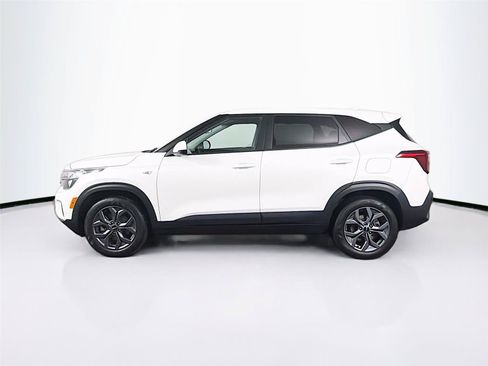 Used 2024 Kia Seltos LX AWD/4WD image 8