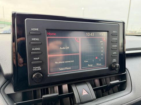 Used 2019 Toyota RAV4 LE image 29