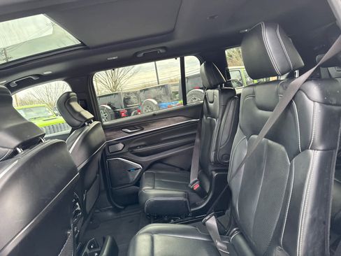 Used 2021 Jeep Grand Cherokee L Overland w/ Luxury Tech Group IV image 33