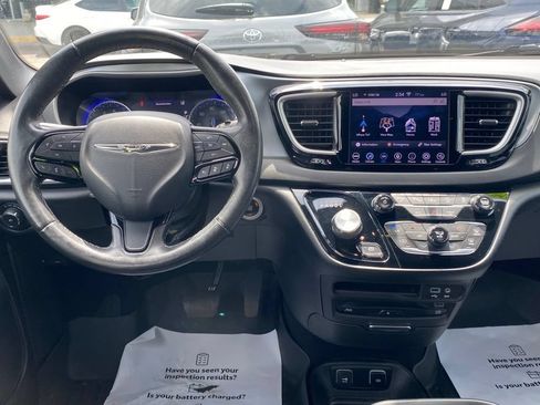 Used 2020 Chrysler Pacifica Touring-L Plus FWD image 10