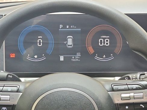 Certified 2025 Hyundai Tucson SE image 18