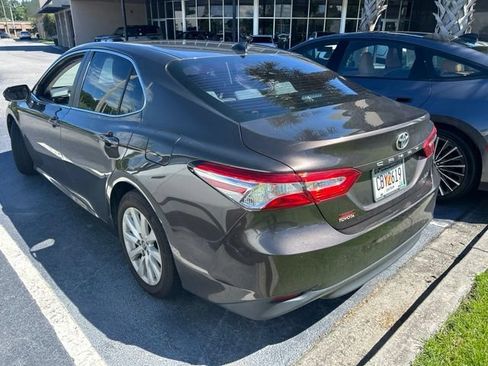 Used 2019 Toyota Camry LE FWD image 6