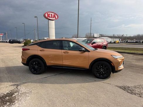 Used 2024 Buick Envista Sport Touring w/ Convenience I Package image 2