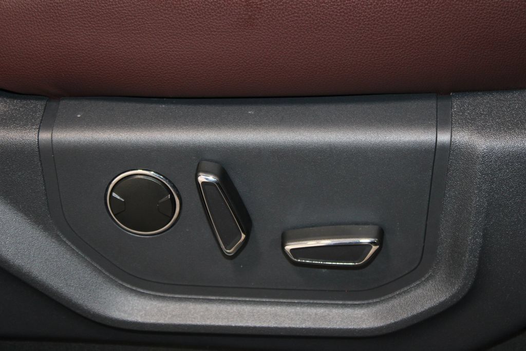 Used 2024 Ford Expedition Limited AWD/4WD image 37