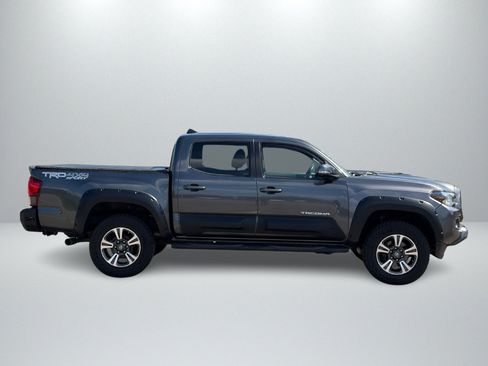 Used 2019 Toyota Tacoma TRD Sport AWD/4WD image 6