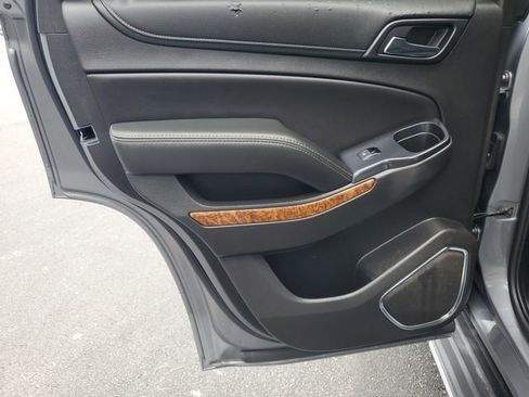 Used 2018 Chevrolet Tahoe Premier RWD image 16