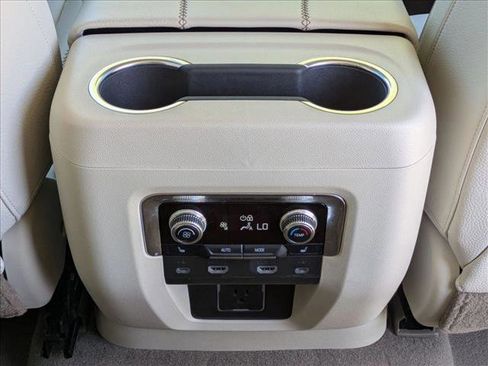 Used 2021 GMC Yukon Denali w/ Denali Premium Package image 18