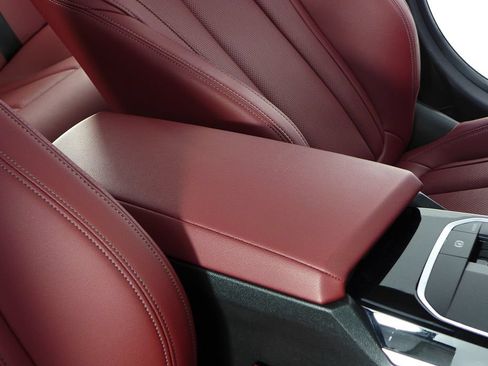 Certified 2024 BMW 330i Sedan w/ Convenience Package RWD image 16