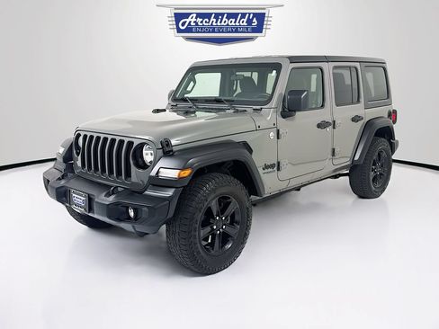 Used 2019 Jeep Wrangler Unlimited Sport w/ Technology Group AWD/4WD image 3