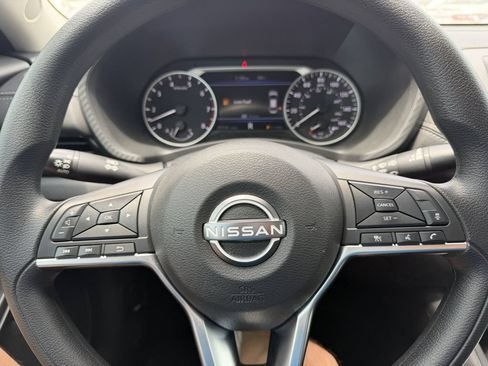 Used 2025 Nissan Sentra SV FWD image 18