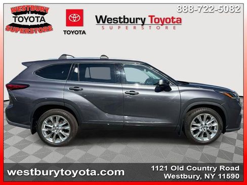 Used 2022 Toyota Highlander Limited AWD/4WD image 6