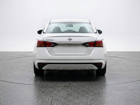 Used 2025 Nissan Altima 2.5 SV FWD image 7