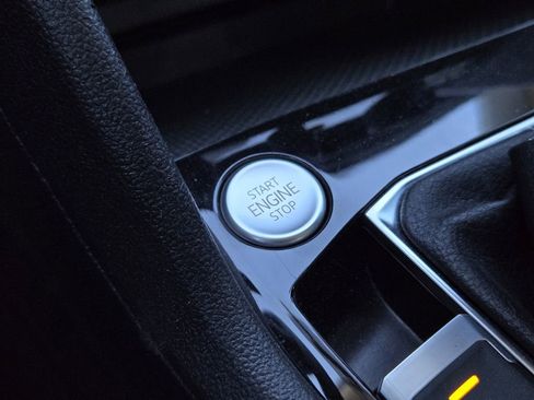 Used 2023 Volkswagen Taos S image 25