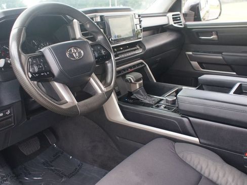 Used 2022 Toyota Tundra SR5 w/ SR5 Convenience Package AWD/4WD image 13