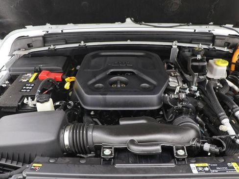 Used 2023 Jeep Wrangler Unlimited Sahara w/ Cold Weather Group image 29