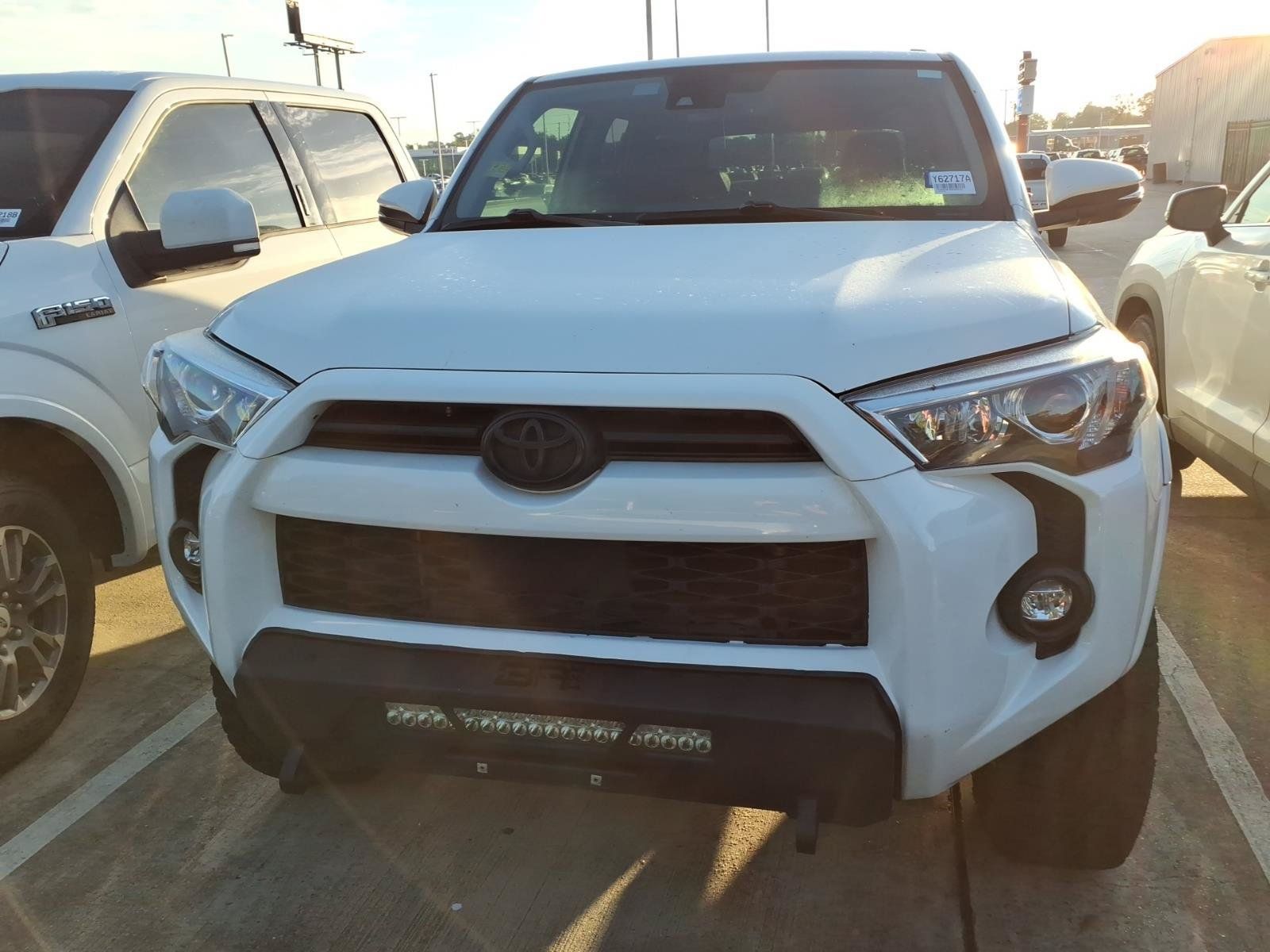 Used 2021 Toyota 4Runner SR5 Premium w/ Moonroof Package AWD/4WD image 3
