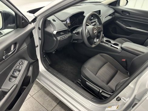 Used 2024 Nissan Altima 2.5 S image 7