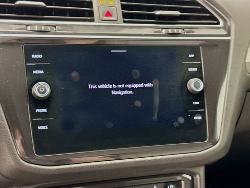 Used 2021 Volkswagen Tiguan SE R-Line image 22