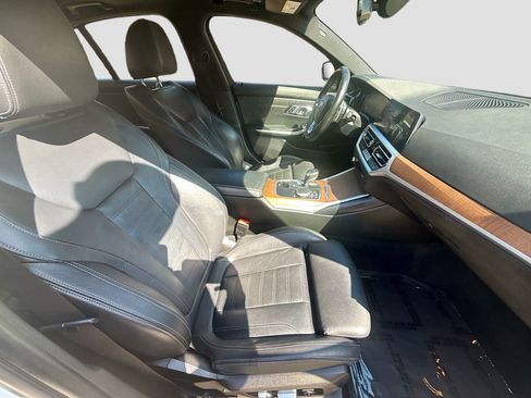 Used 2019 BMW 330i xDrive Sedan w/ Convenience Package AWD/4WD image 31
