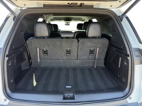 Used 2025 Chevrolet Traverse LT AWD/4WD image 17