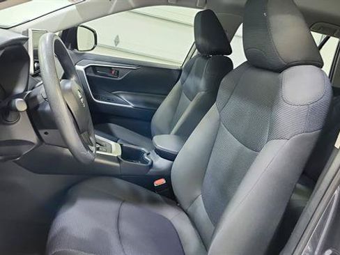 Used 2025 Toyota RAV4 LE AWD/4WD image 11