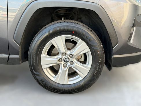 Used 2021 Toyota RAV4 XLE w/ Convenience Package image 11