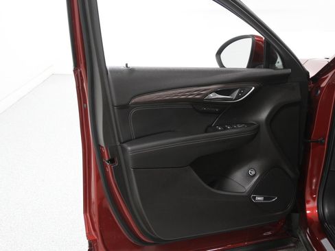 Used 2023 Buick Envision Avenir image 4