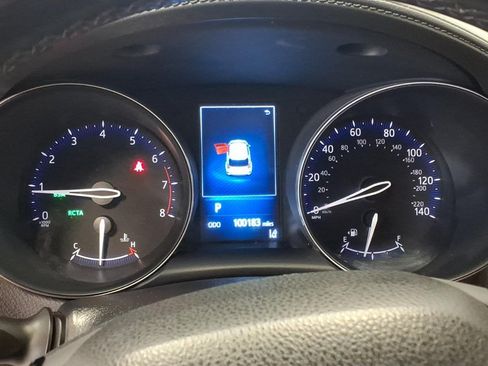 Used 2018 Toyota C-HR XLE Premium FWD image 16