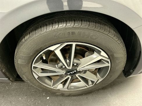 Certified 2023 Kia Forte LXS image 8