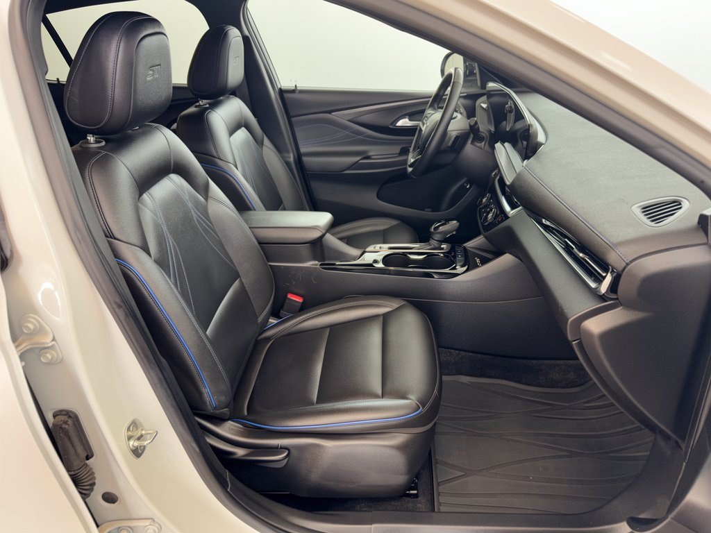 Used 2024 Buick Envista Sport Touring w/ Convenience I Package FWD image 30