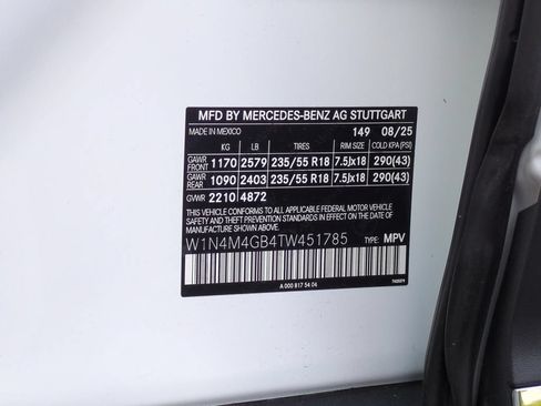 Used 2026 Mercedes-Benz GLB 250 w/ Exclusive Package image 23