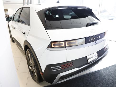 New 2026 Hyundai Ioniq 5 SEL image 8