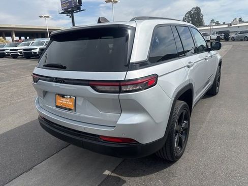 Certified 2023 Jeep Grand Cherokee Altitude image 6