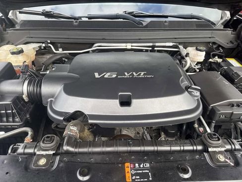 Used 2022 Chevrolet Colorado LT w/ Safety Package image 14