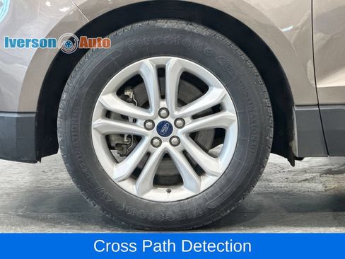 Used 2019 Ford Edge SEL w/ Equipment Group 201A AWD/4WD image 11