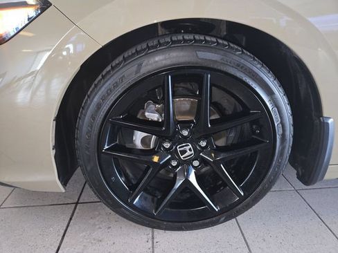 Used 2025 Honda Civic Sport image 10