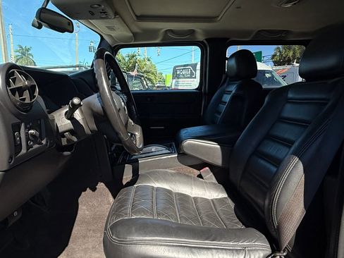 Used 2005 HUMMER H2 SUT Sport Utility Pickup 4D w/ Preferred Equipment Group image 12