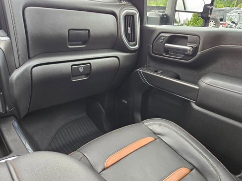 Used 2022 GMC Sierra 2500 AT4 w/ AT4 Preferred Package AWD/4WD image 14