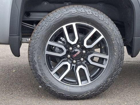 New 2026 GMC Sierra 1500 AT4 w/ AT4 Premium Package AWD/4WD image 5