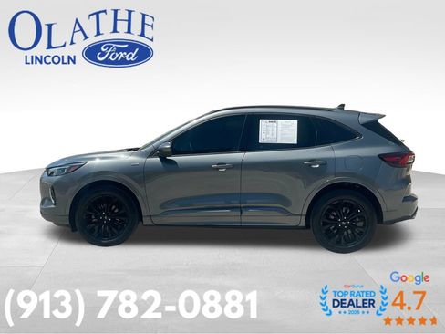 Used 2023 Ford Escape ST-Line Elite AWD/4WD image 2