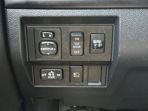 Used 2019 Toyota Tundra SR image 27