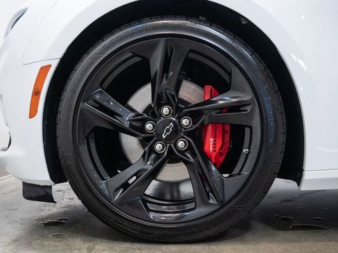 Used 2023 Chevrolet Camaro SS RWD image 8