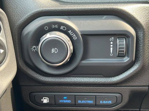 Used 2024 Jeep Wrangler Unlimited w/ Convenience Group AWD/4WD image 14