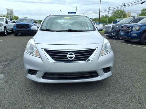 Used 2014 Nissan Versa SV w/ Convenience Package FWD image 9