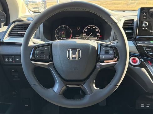 New 2026 Honda Odyssey Touring image 16