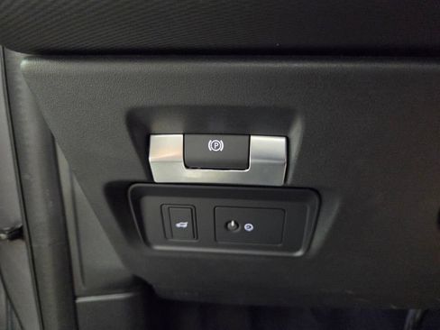 Used 2023 Land Rover Discovery Sport SE R-Dynamic AWD/4WD image 19